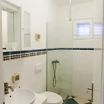Charming With Garden Apartment Bol