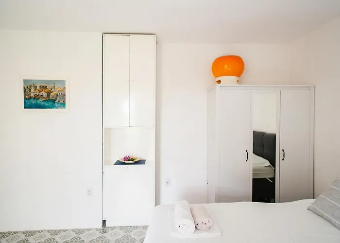 Charming With Garden Apartman Bol