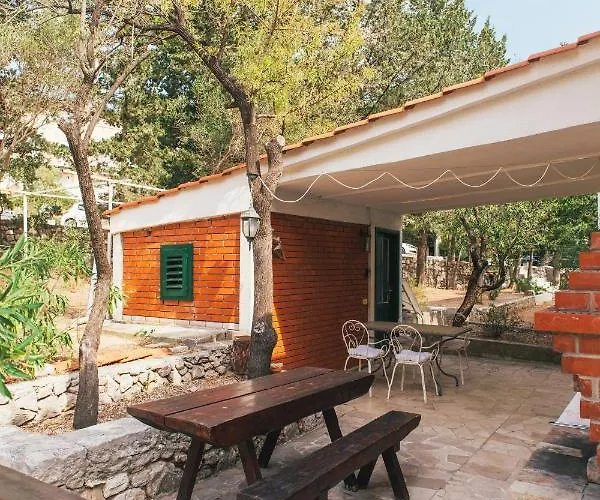 Charming With Garden Apartman