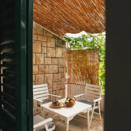 Charming With Garden * Bol