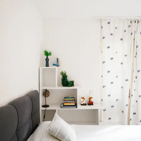 Apartment Charming With Garden