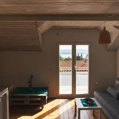 Charming With Garden Apartment